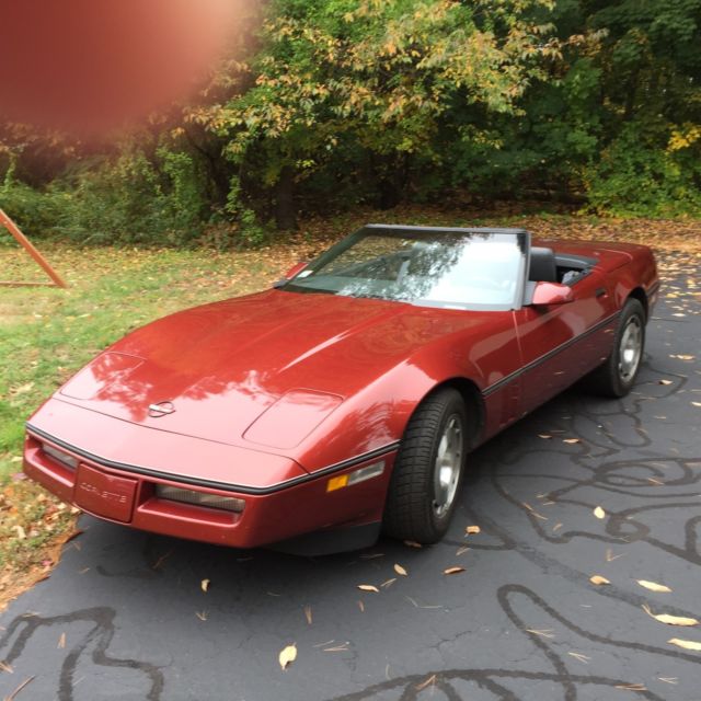 1986 CHEVROLET CORVETTE CONVERTIBLE Mint, original, low mileage 1986 Chevrolet Corvette Convertible