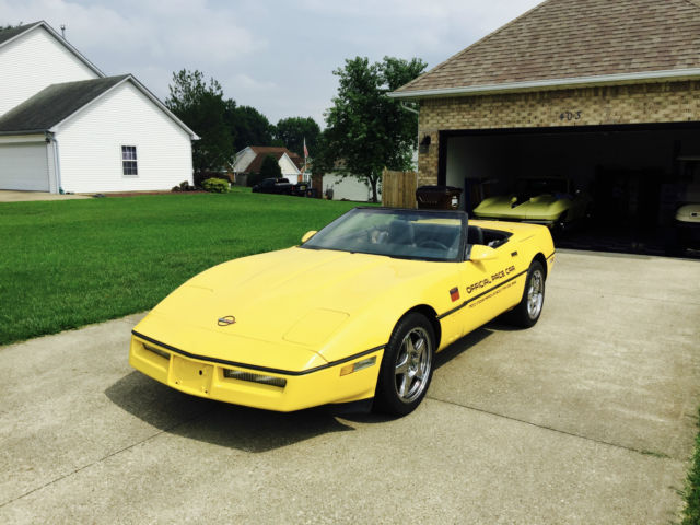 1986 Chevrolet Corvette Indianapolis 500 Pace Car Convertible 2-Door 5.7L 1986 Chevrolet Corvette