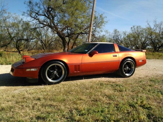 1986 Chevrolet Corvette V8-350 5.7L OHV | Great Antique Car Removable Hard Top 1986 Chevrolet Corvette 2dr Hatchback