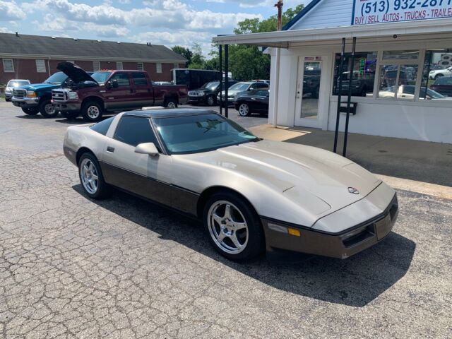 1986 Chevrolet Corvette V8 two tone Paint 35K Original miles Runs and Drives 1986 Chevrolet Corvette