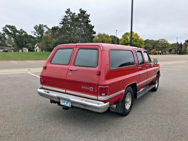 1986 Chevrolet Suburban Sierra Classic - photo 4