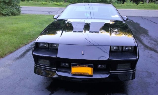1986 Chevrolet Camaro IROC Z - photo 2