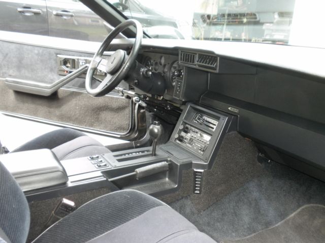1986 Chevrolet Camaro IROC Z - photo 7