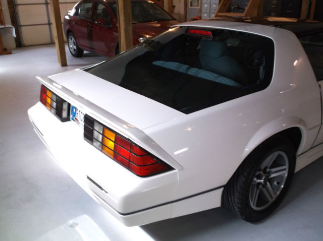 1986 Chevrolet Camaro Z28 IROC - photo 10
