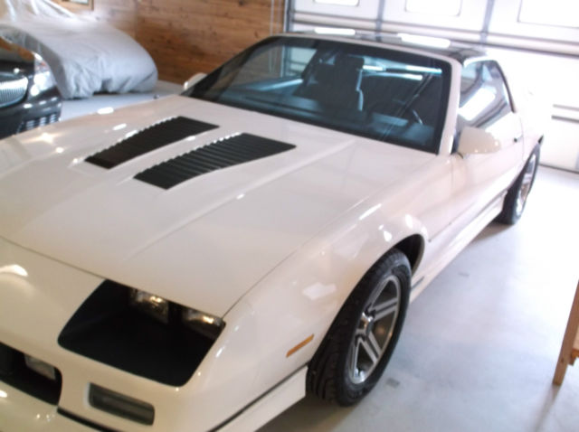1986 Chevrolet Camaro Z28 IROC - photo 11