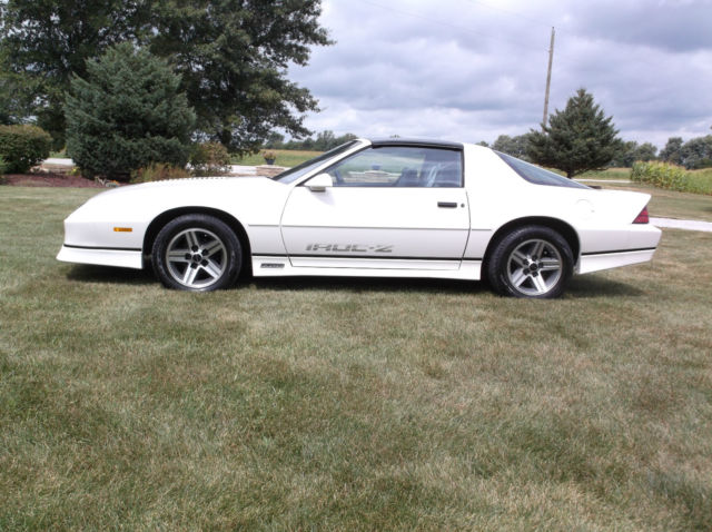 1986 Chevrolet Camaro Z28 IROC - photo 2