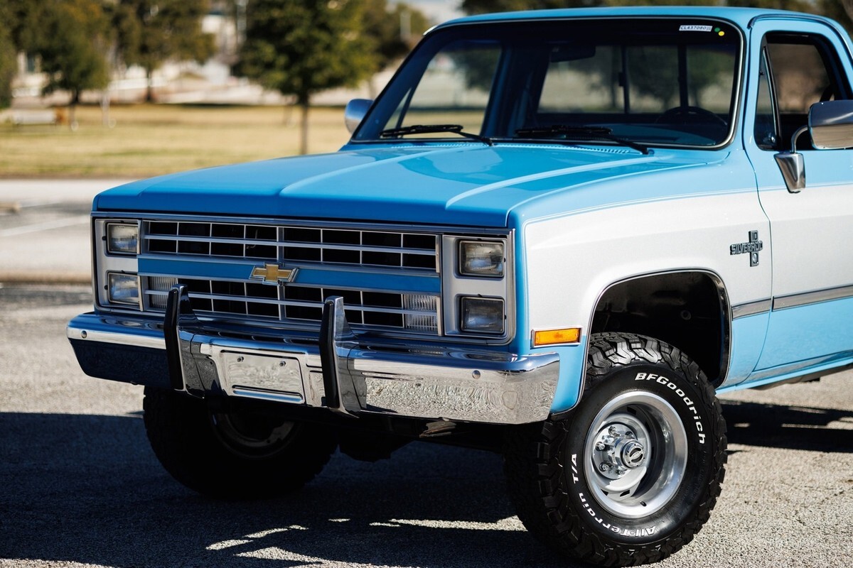 1986 Chevrolet K 10 Fully Restored 4x4 FRAME OFF RESTORATION - photo 12