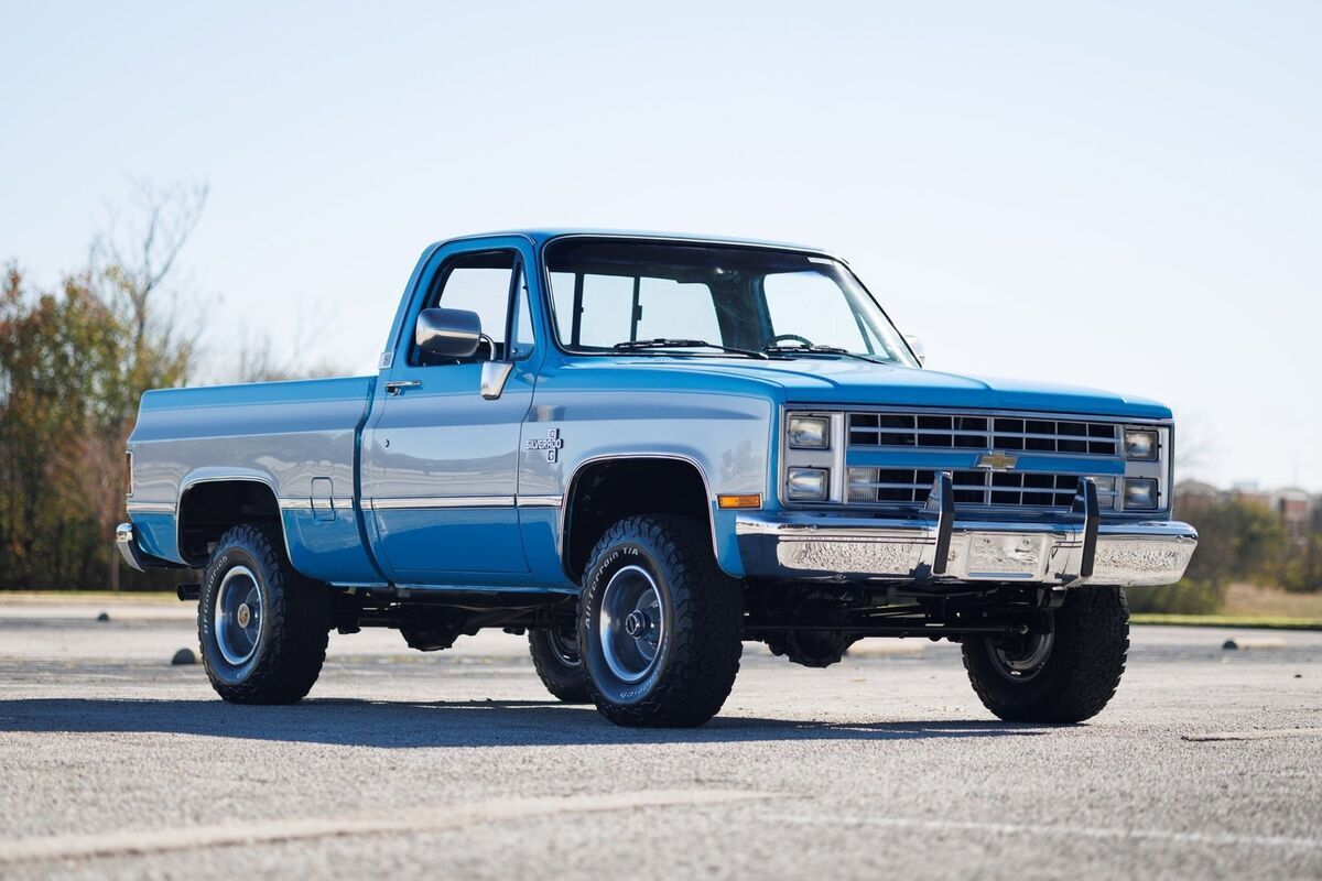 1986 Chevrolet K 10 Fully Restored 4x4 FRAME OFF RESTORATION - photo 4