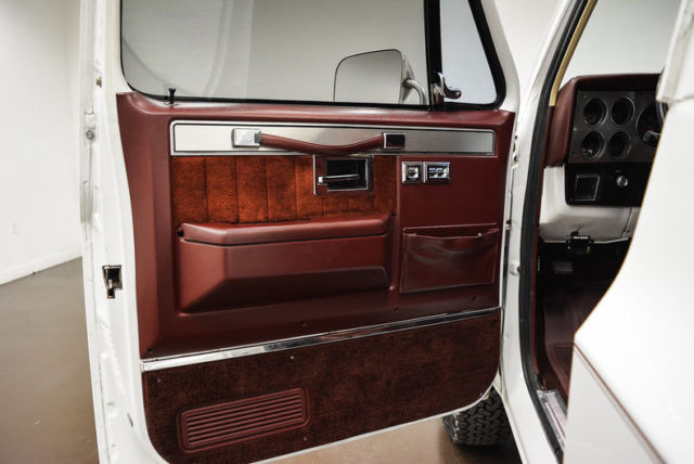 1986 Chevrolet K-5 Blazer -- - photo 12