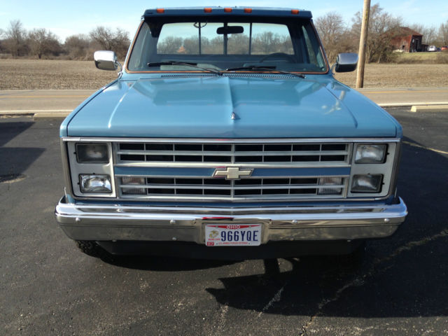 1986 Chevrolet C/K Pickup 1500 Silverado Standard Cab Pickup 2-Door - photo 3