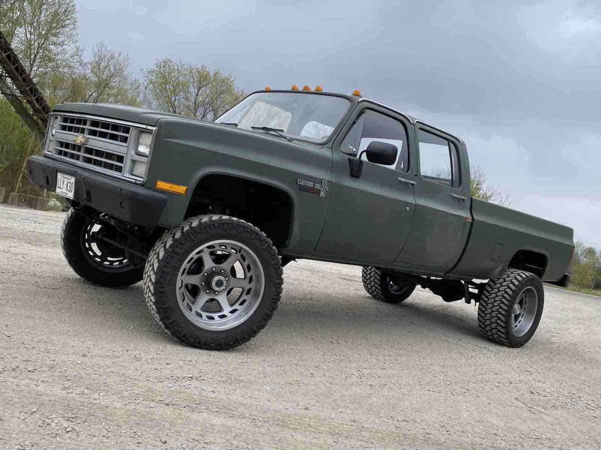 1986 Chevrolet K30 3+3 Custom Deluxe 4x4 - photo 3