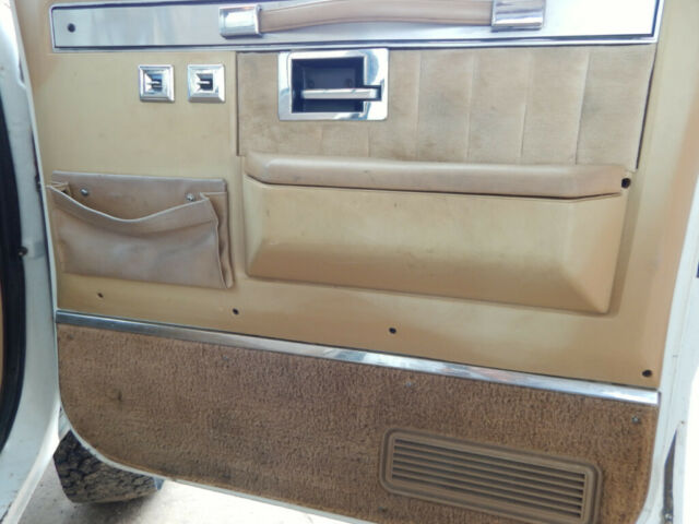 1986 Chevrolet C/K Pickup 3500 Silverado - photo 10