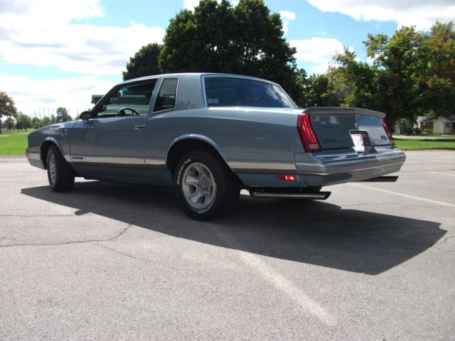 1986 Chevrolet Monte Carlo Luxury Sport - photo 2