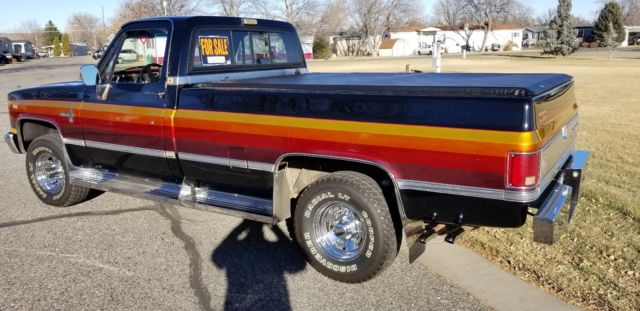1986 Chevrolet Silverado 1500 4x4 with custom paint. 1986 Chevrolet Silverado 1500