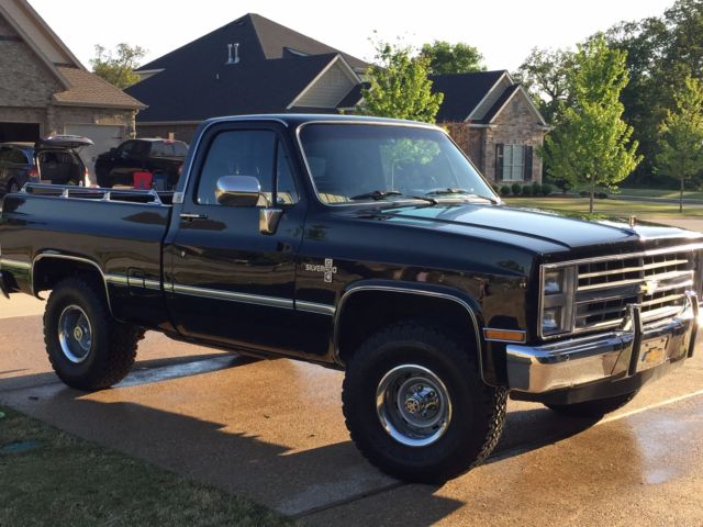 1986 Chevrolet Silverado 4x4 K10 Black V8 Short Bed 1986 Chevrolet Other Pickups Fleetside Short Bed