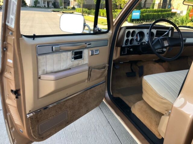 1986 Chevrolet C-10 SILVERADO SHORT BED 350 ENGINE - photo 10