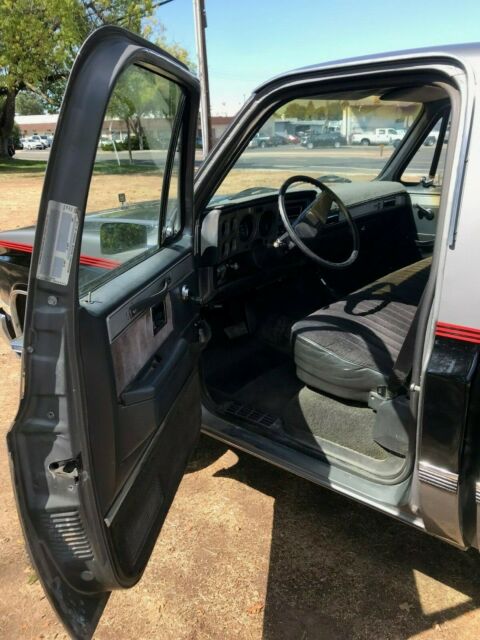 1986 Chevrolet C/K Pickup 1500 - photo 8