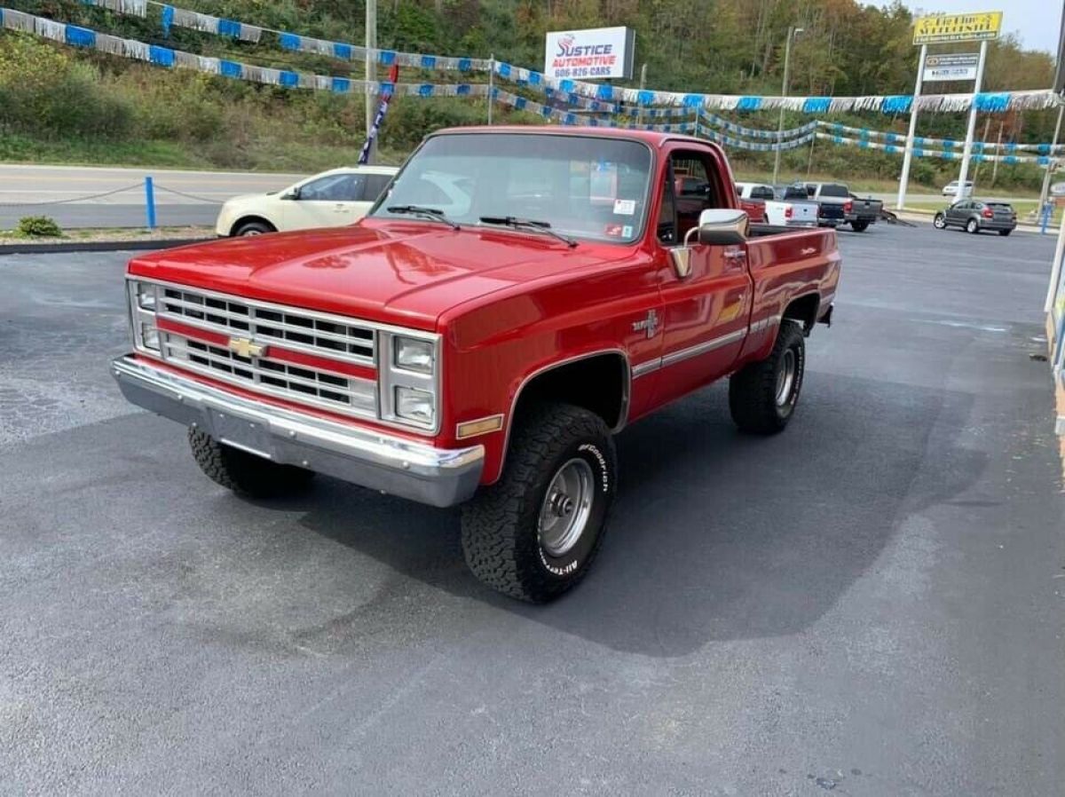 1986 Chevrolet Silverado - photo 2