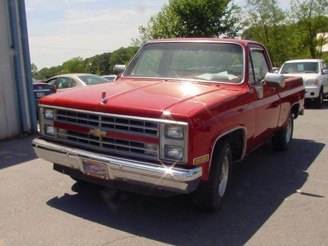 1986 CHEVROLET SILVERADO SHORT WHEELBASE 1500 PICK UP TRUCK V8 AUTOMATIC 1986 Chevrolet C/K Pickup 1500 PCIK UP TRUCK