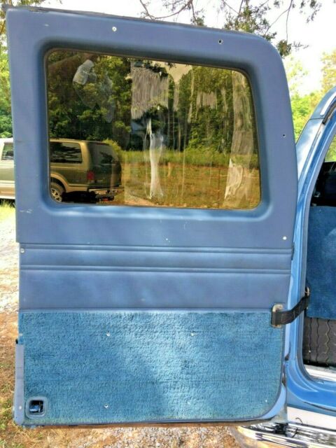 1986 Chevrolet Suburban - photo 12