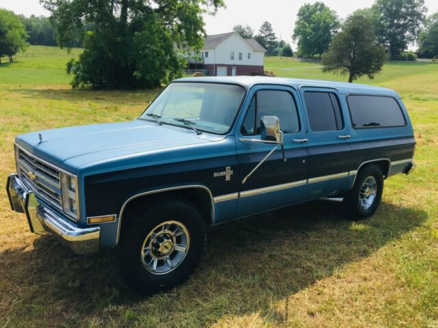 1986 Chevrolet Suburban - photo 2