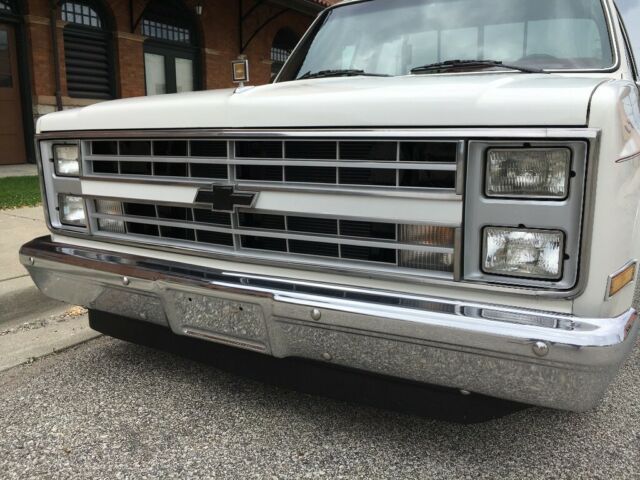 1986 Chevrolet C-10 Deluxe - photo 2