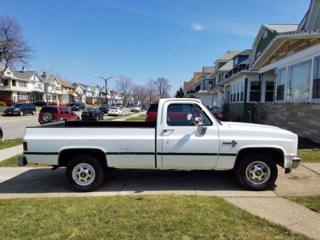 1986 Chevy C20 Scottsdale square body truck with 5.7L big block 350 low miles 1986 Chevrolet C/K Pickup 2500