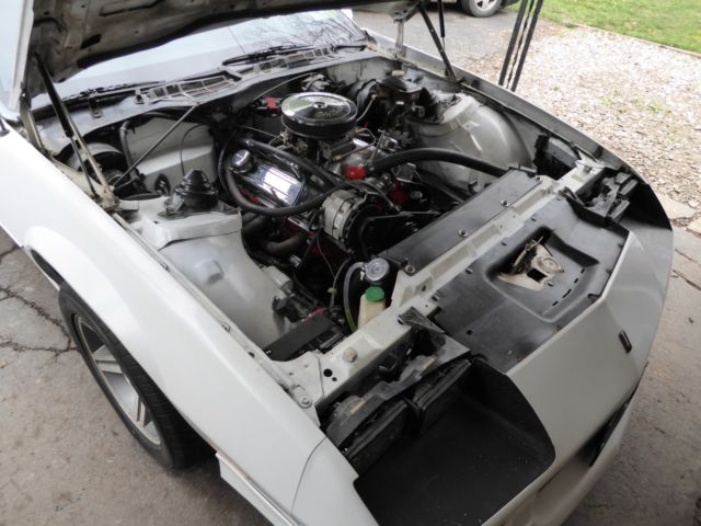 1986 Chevrolet Camaro z28 - photo 2