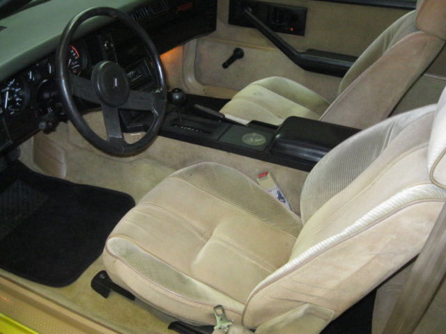 1985 Chevrolet Camaro z-28 iroc - photo 11