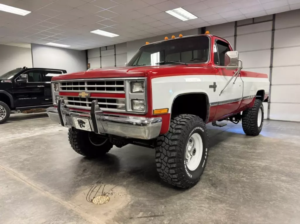1986 Chevrolet C/K Pickup 3500 Silverado, 4x4 - photo 2