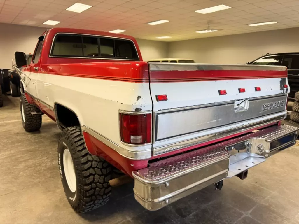 1986 Chevrolet C/K Pickup 3500 Silverado, 4x4 - photo 3