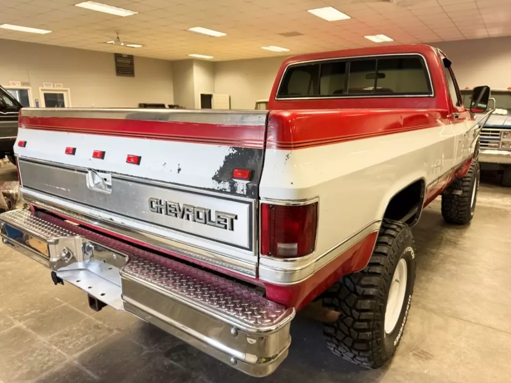 1986 Chevrolet C/K Pickup 3500 Silverado, 4x4 - photo 6
