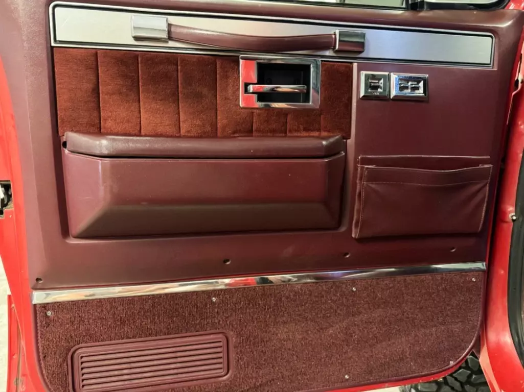 1986 Chevrolet C/K Pickup 3500 Silverado, 4x4 - photo 9