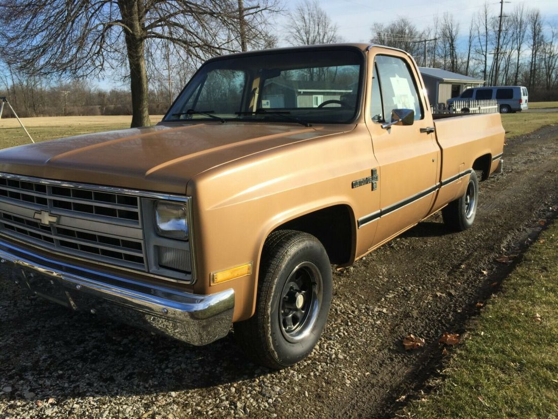 1986 CHEVY SQUARE BODY W/ EXTRAS /1985 SQUARE BODY / 2003 Z71 5.3 / 4X4 FRAME 1986 Chevrolet Other Pickups