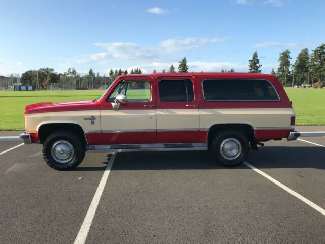1986 Chevy Suburban 2500 4x4 139K Automatic 6.2L Diesel selling NO Reserve 1986 Chevrolet Suburban Silverado