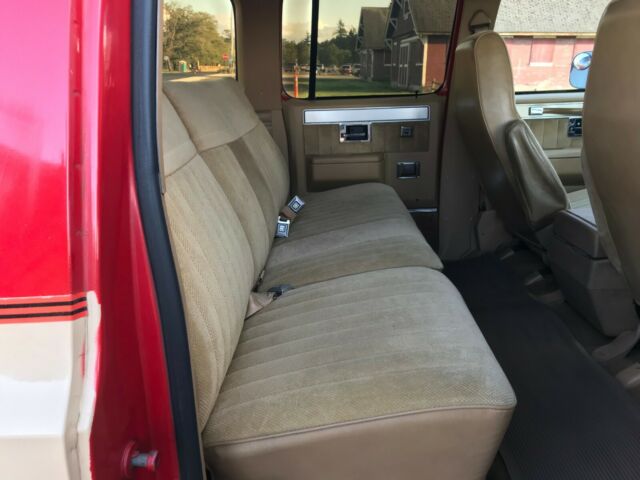 1986 Chevrolet Suburban Silverado - photo 11