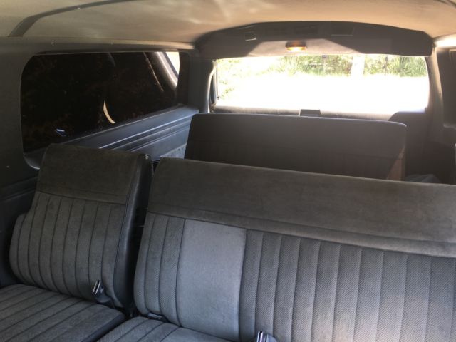 1986 Chevrolet Suburban Silverado - photo 8