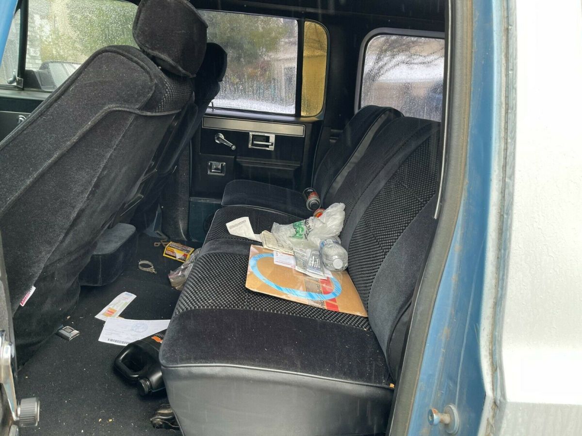 1986 Chevrolet Suburban - photo 11