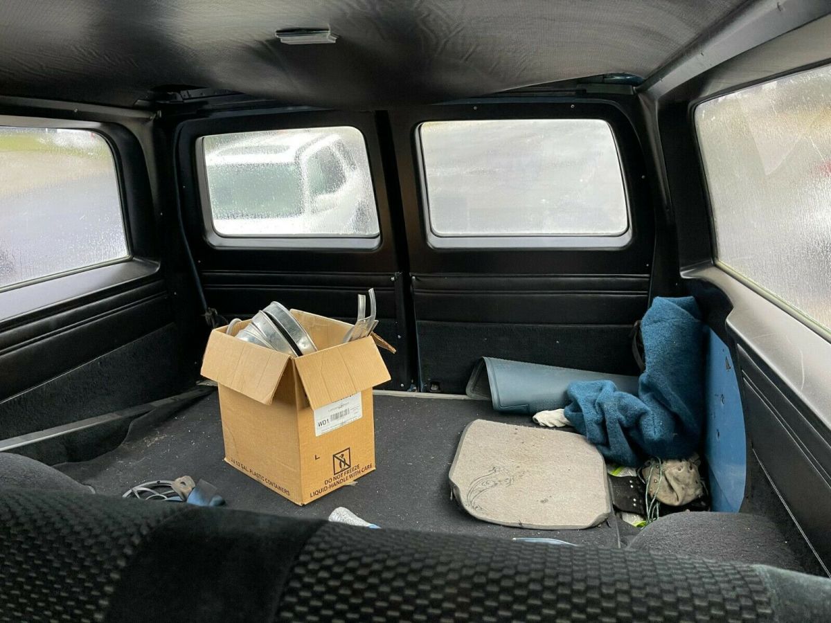 1986 Chevrolet Suburban - photo 12