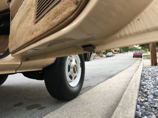 1986 Chevrolet Suburban silverado - photo 11