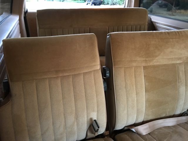 1986 Chevrolet Suburban silverado - photo 13