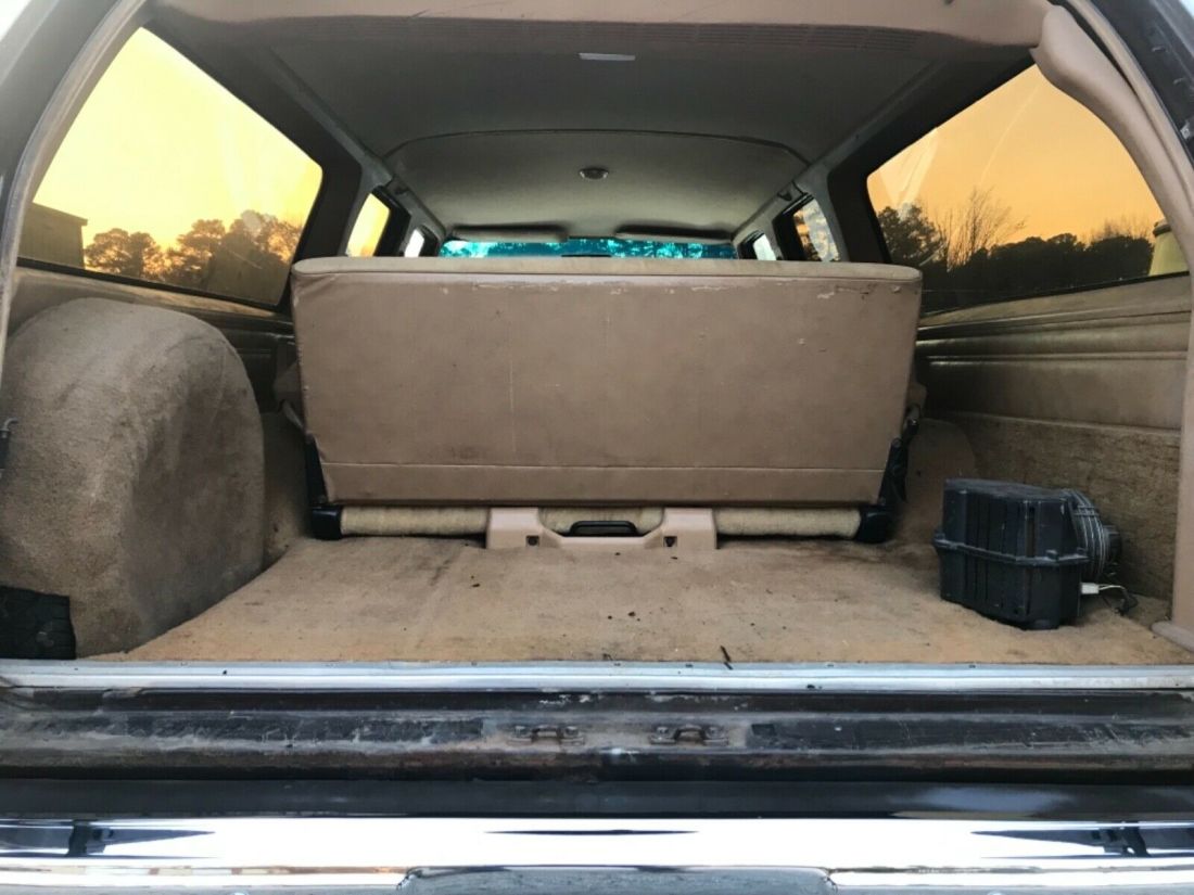 1986 Chevrolet Suburban - photo 9