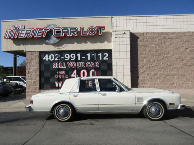 1986 Chrysler New Yorker Base Sedan 4-Door - photo 8