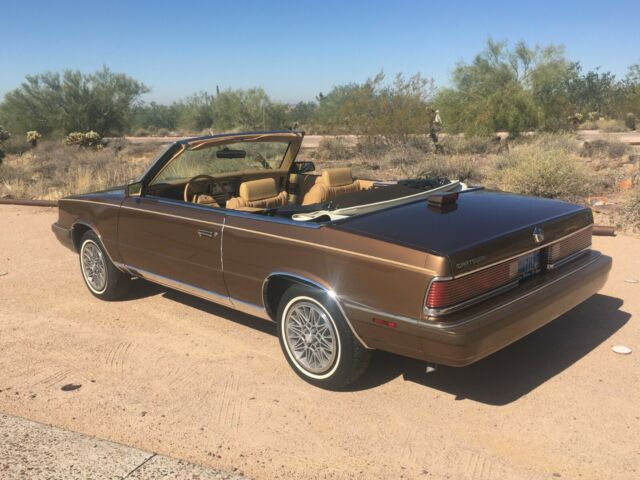 1986 Chrysler LeBaron - photo 2