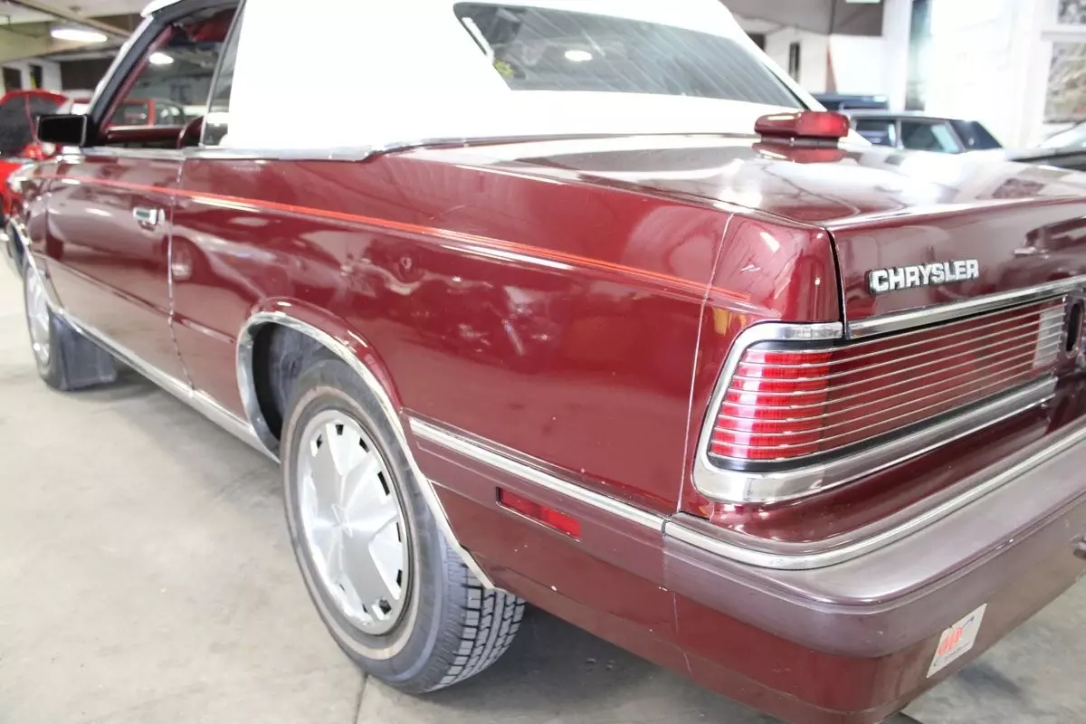 1986 Chrysler LeBaron Convertible - photo 10