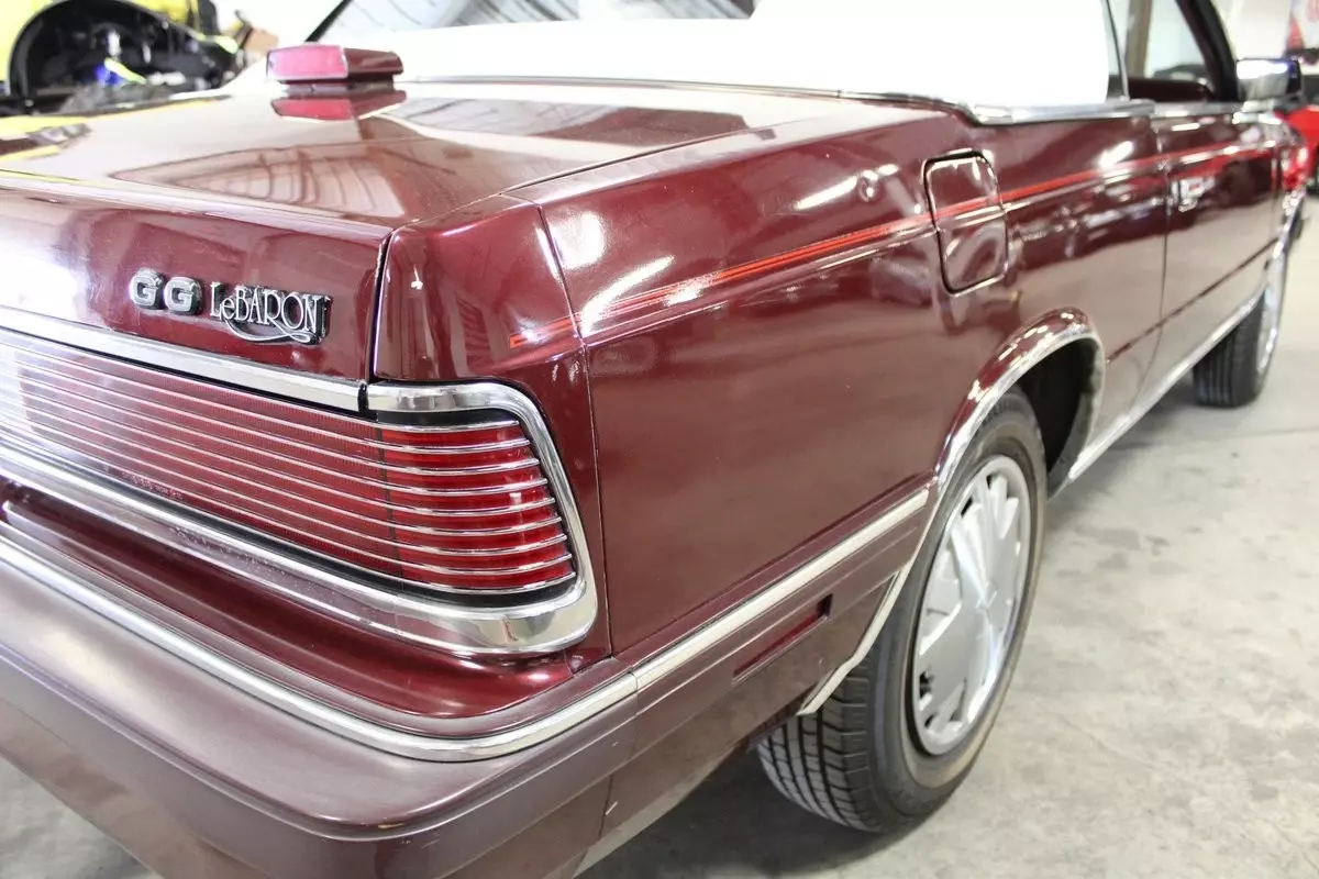 1986 Chrysler LeBaron Convertible - photo 11