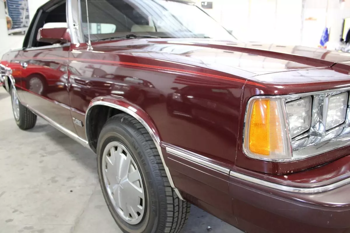 1986 Chrysler LeBaron Convertible - photo 12
