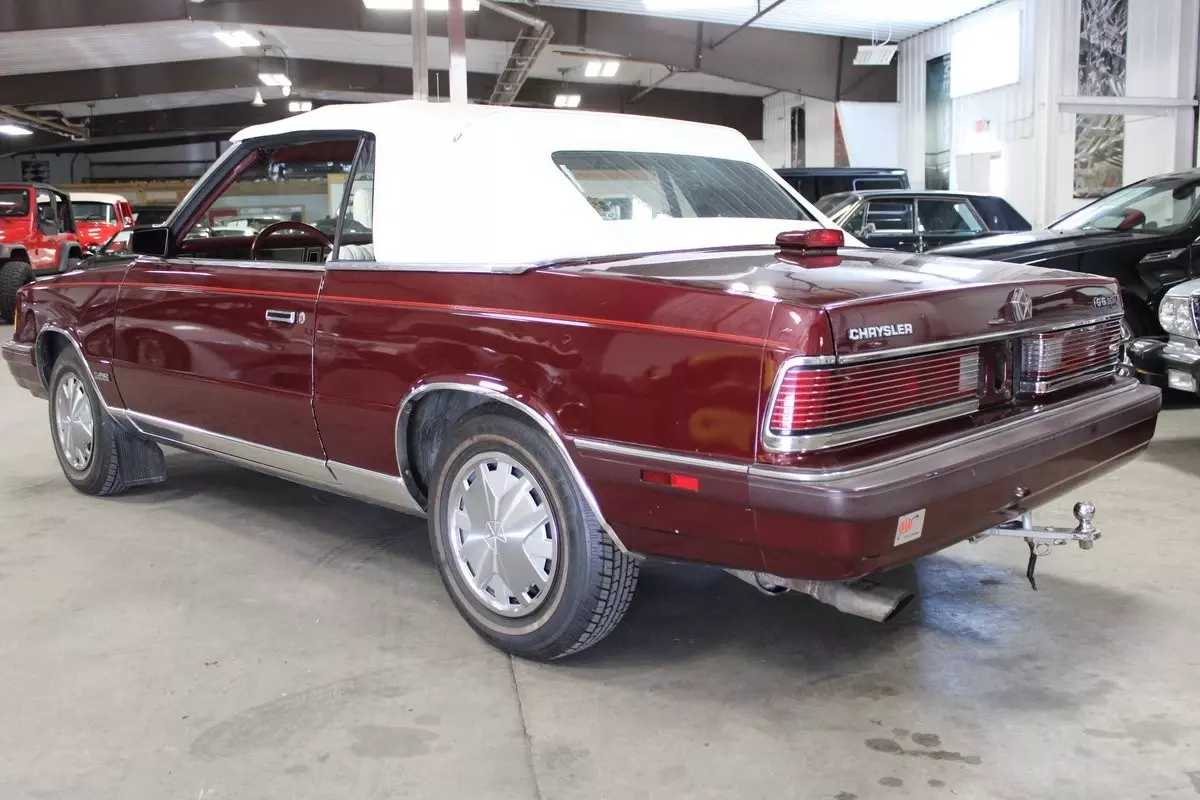 1986 Chrysler LeBaron Convertible - photo 4
