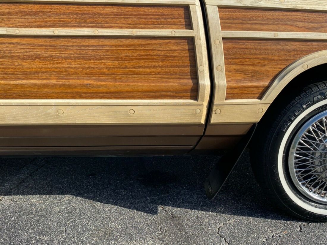 1986 Chrysler LeBaron - photo 2
