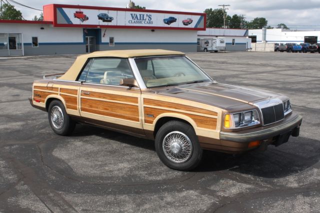 1986 Chrysler Town & Country - photo 2